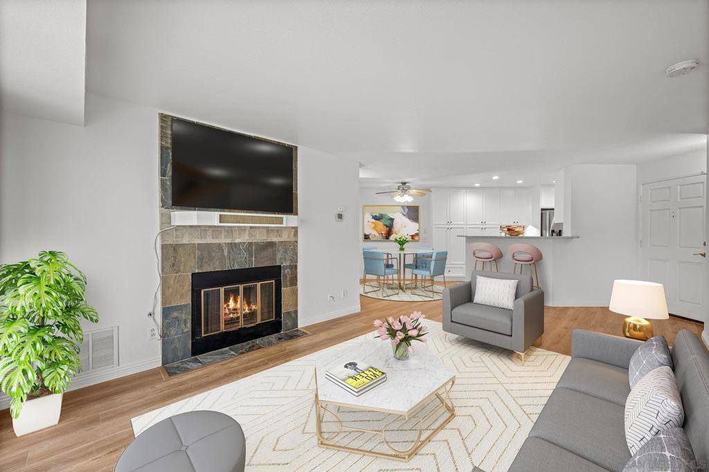 San Diego, CA 92111,7283 Camino Degrazia #11