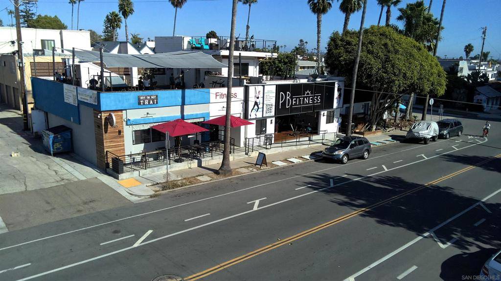 San Diego, CA 92109,4955 Cass Street