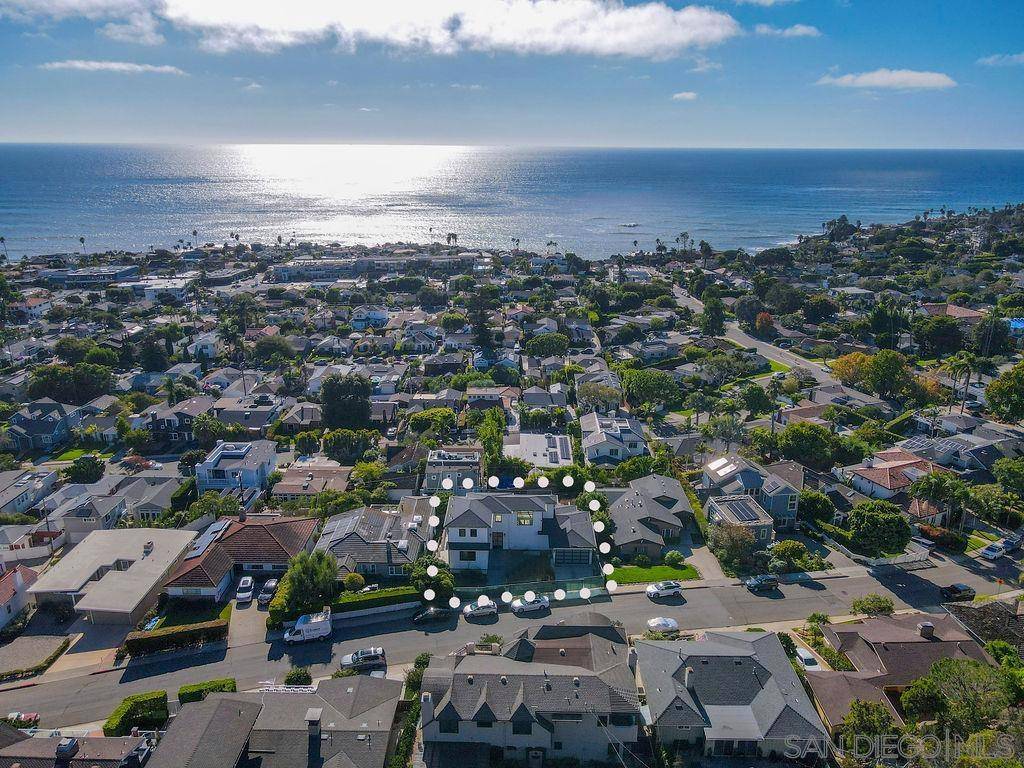 La Jolla, CA 92037,5762 Bellevue Avenue