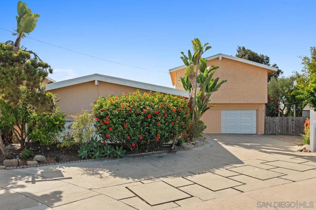 San Diego, CA 92117,4695 Mount Armet Dr