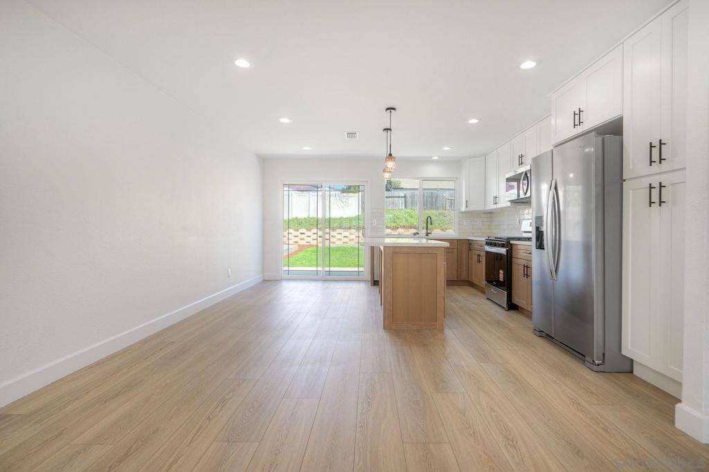 Poway, CA 92064,12634 Roberto Way