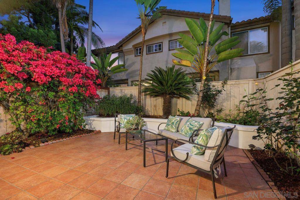 San Diego, CA 92130,3965 Via Holgura