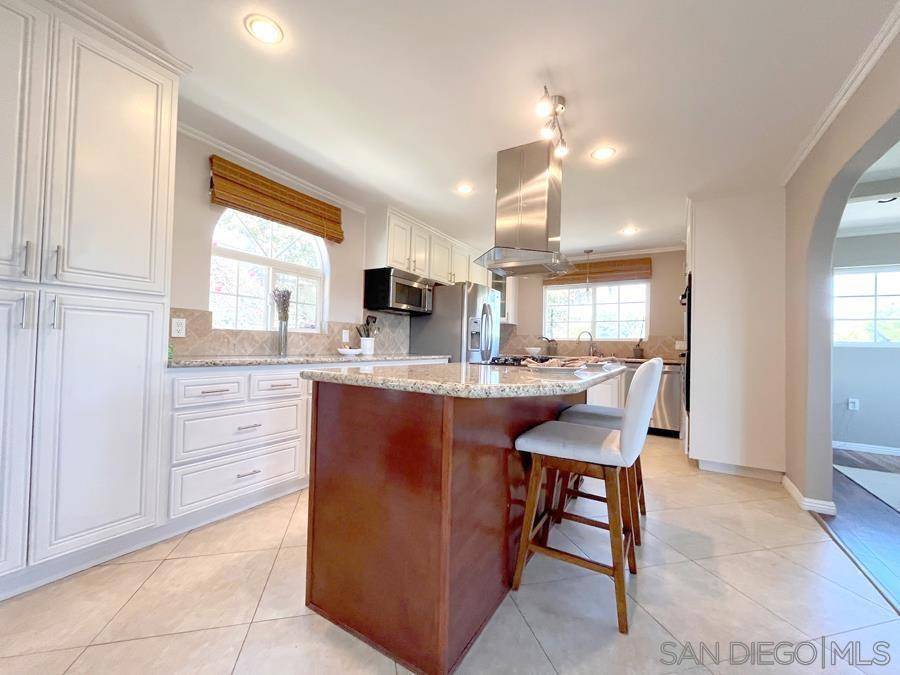 La Mesa, CA 91941,4275 Crestview Drive