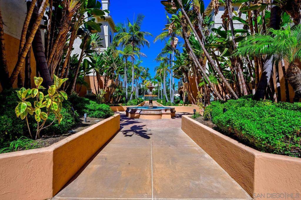 San Diego, CA 92108,640 Camino De La Reina #1401