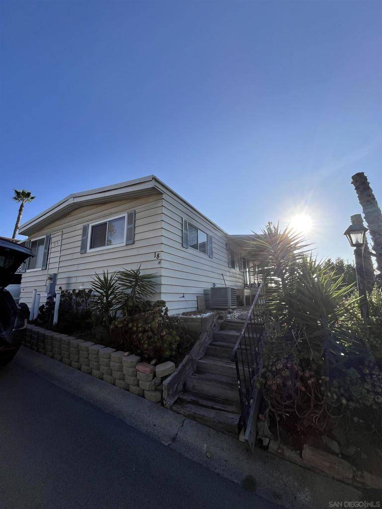 San Marcos, CA 92069,971 Borden Rd #18