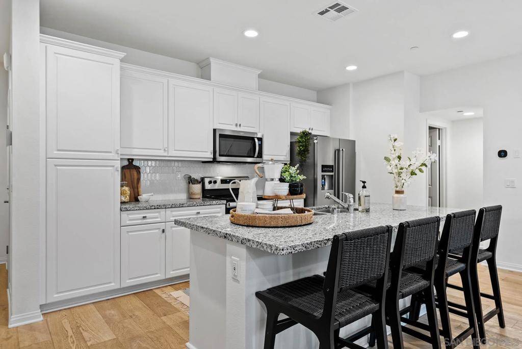 Vista, CA 92081,3135 Linwood St