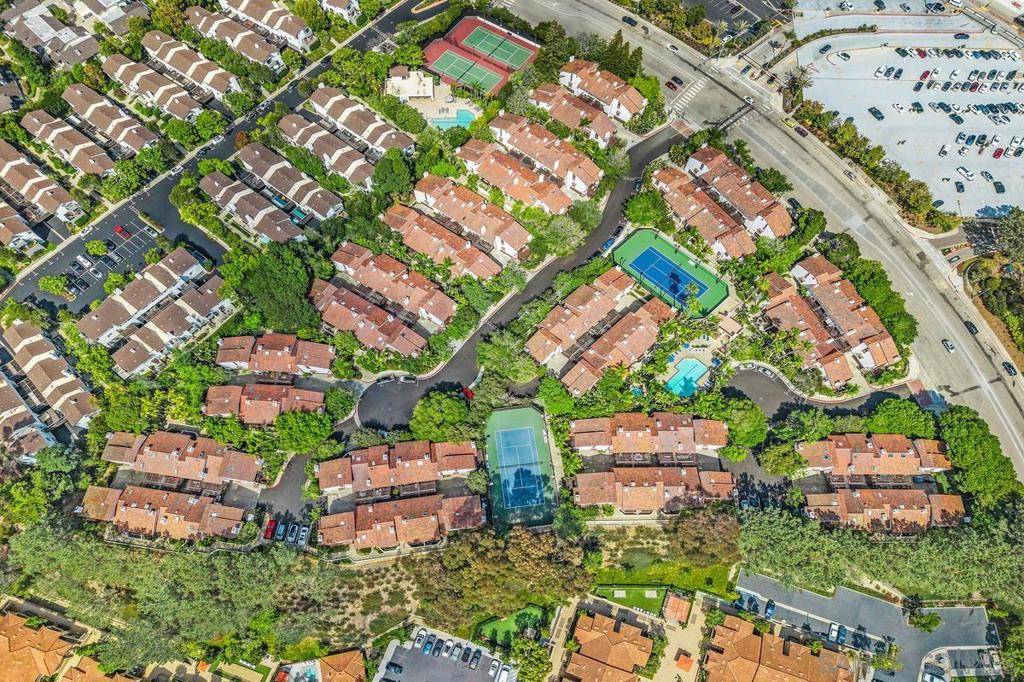 La Jolla, CA 92037,8696 Villa La Jolla Drive #6