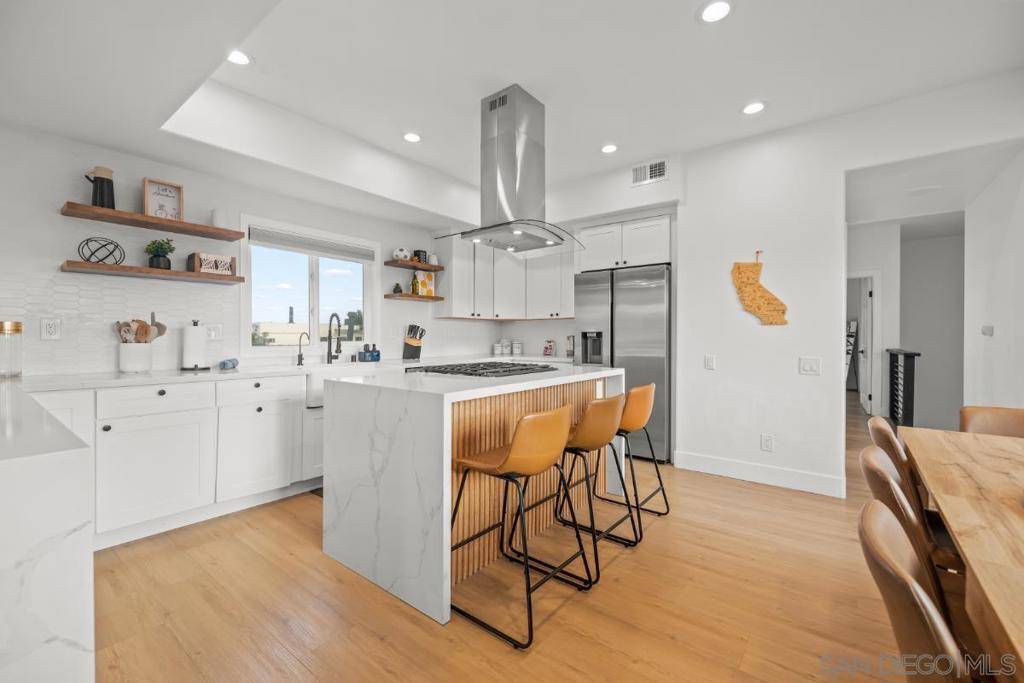 San Diego, CA 92109,727 Ostend Ct