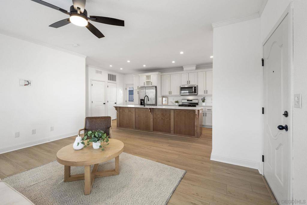 Carlsbad, CA 92011,7025 San Bartolo St ##42