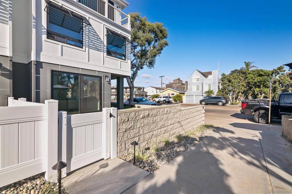 San Diego, CA 92109,720 Nantasket Ct