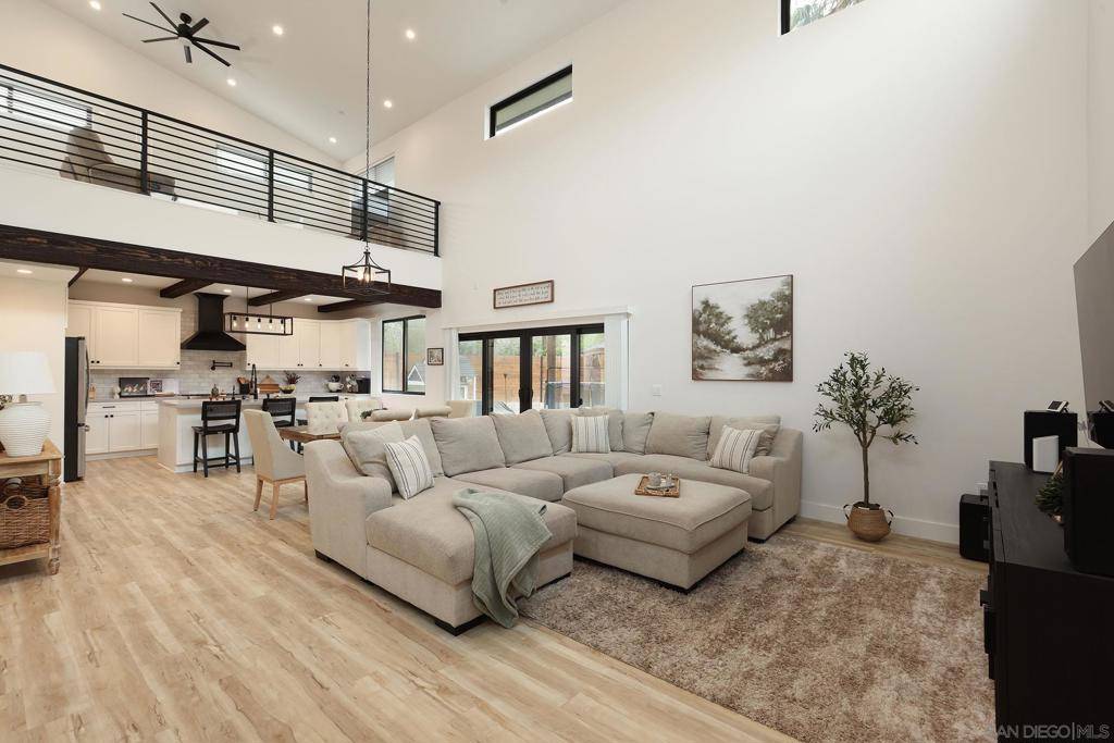 Vista, CA 92083,1686 88 Gecko Road