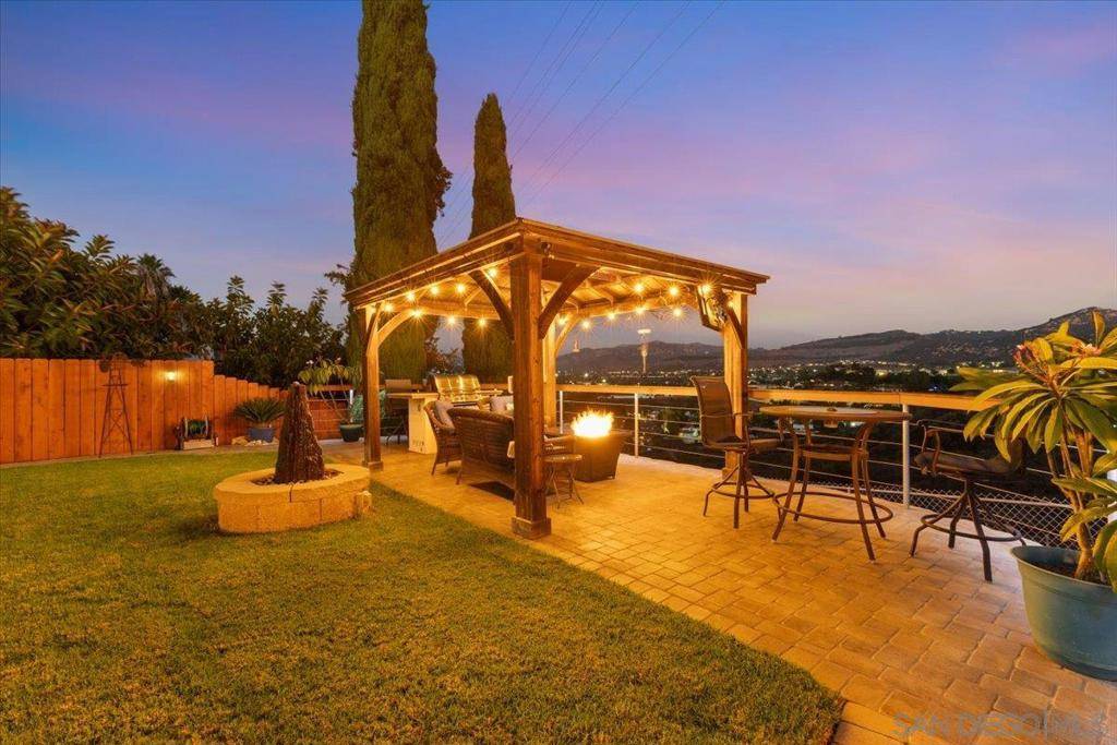 Lakeside, CA 92040,12431 Ridgeton Dr