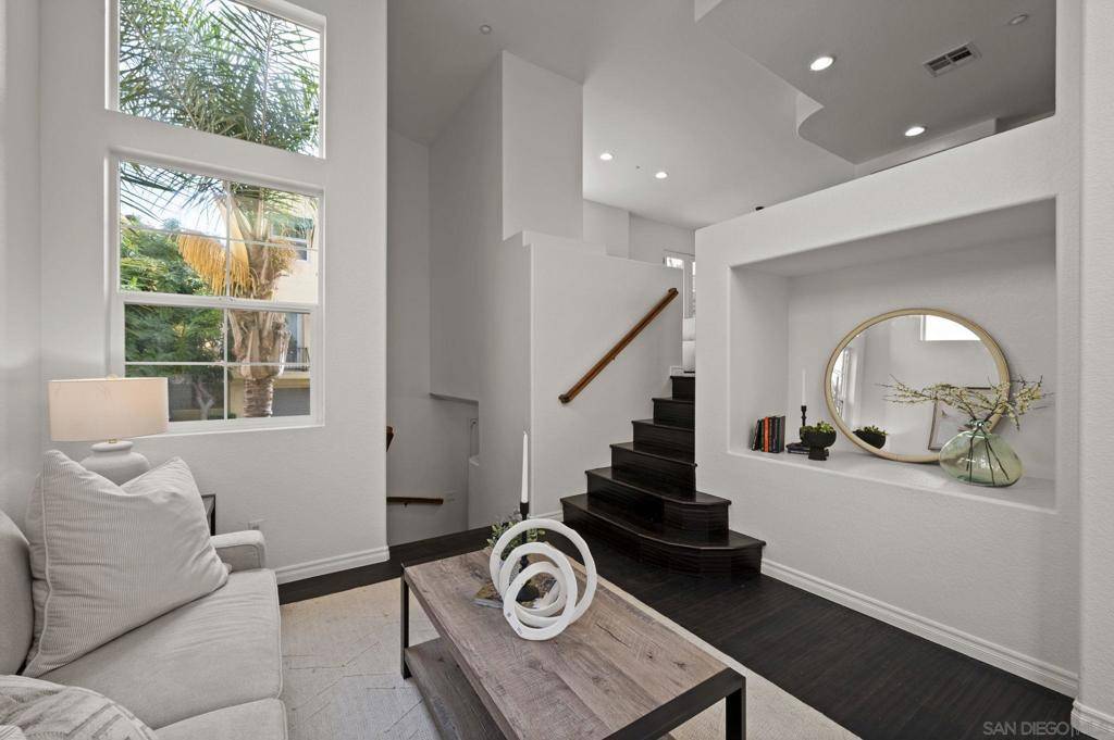 San Diego, CA 92108,2816 Villas Way