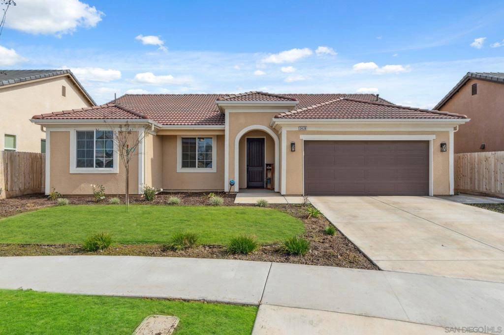 Visalia, CA 93291,3438 N Oakwood Ct