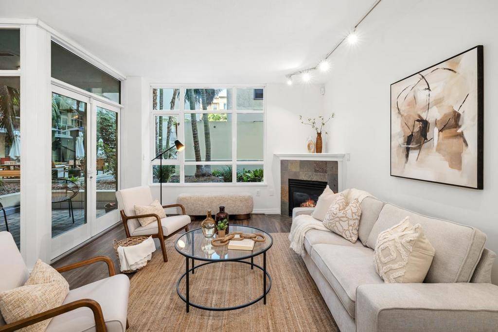 San Diego, CA 92101,850 Beech St #203