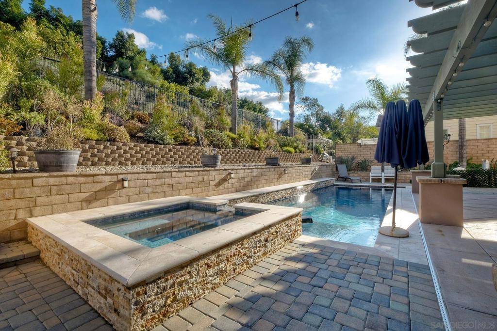 Escondido, CA 92027,2706 Vistamonte Gln