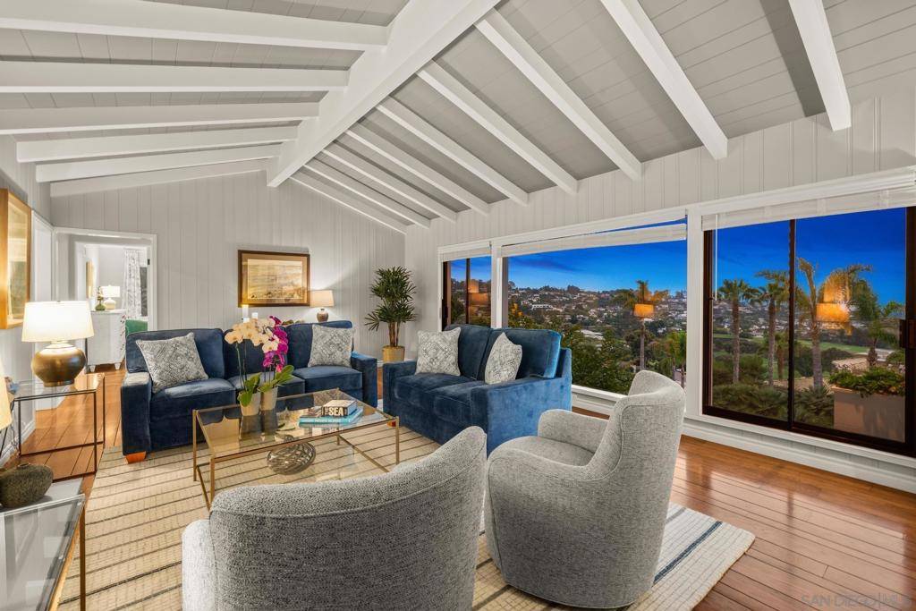 La Jolla, CA 92037,7201 Country Club Drive