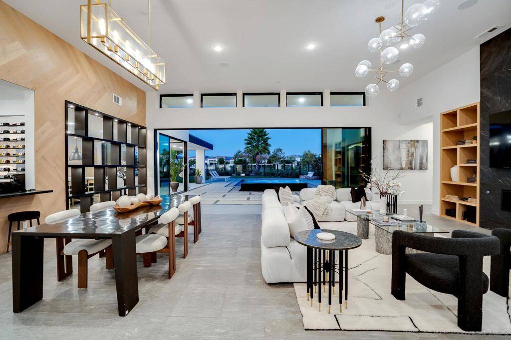 San Diego, CA 92130,5384 Aurora Summit Trl