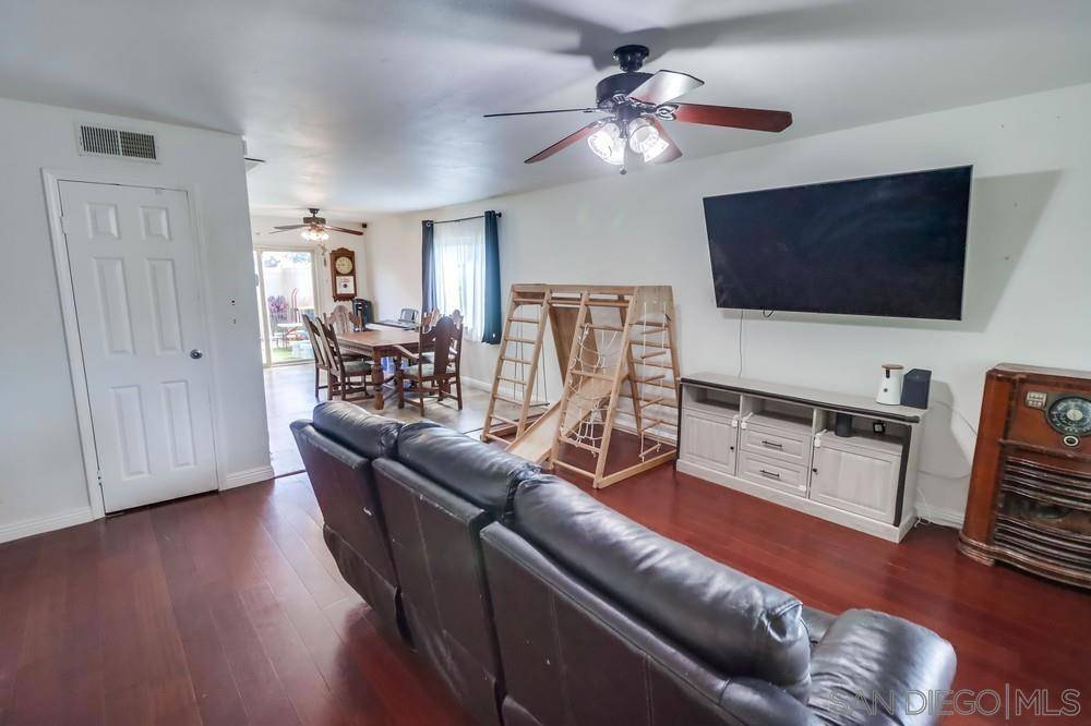 Spring Valley, CA 91977,8233 Warmwood Ave