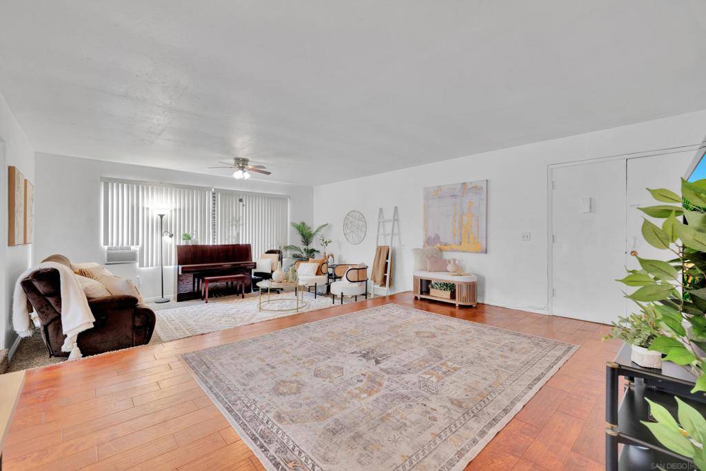 Santee, CA 92071,8532 Carlton Oaks Drive