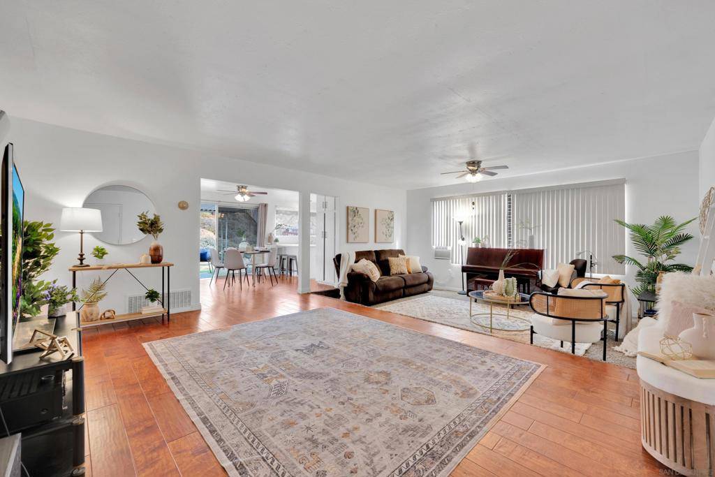 Santee, CA 92071,8532 Carlton Oaks Drive