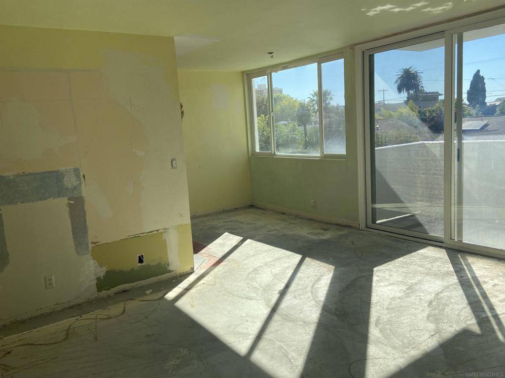 San Diego, CA 92104,1907 Robinson Ave #309