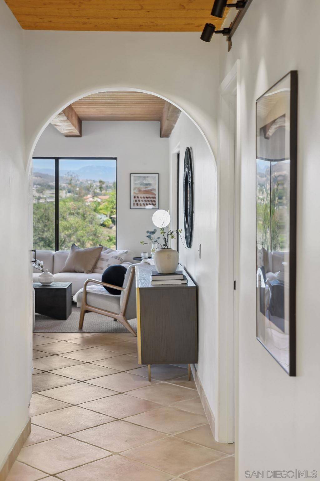 Fallbrook, CA 92028,974 Via Hillview