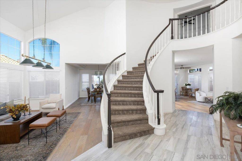 Escondido, CA 92026,2292 Rock Crest Gln