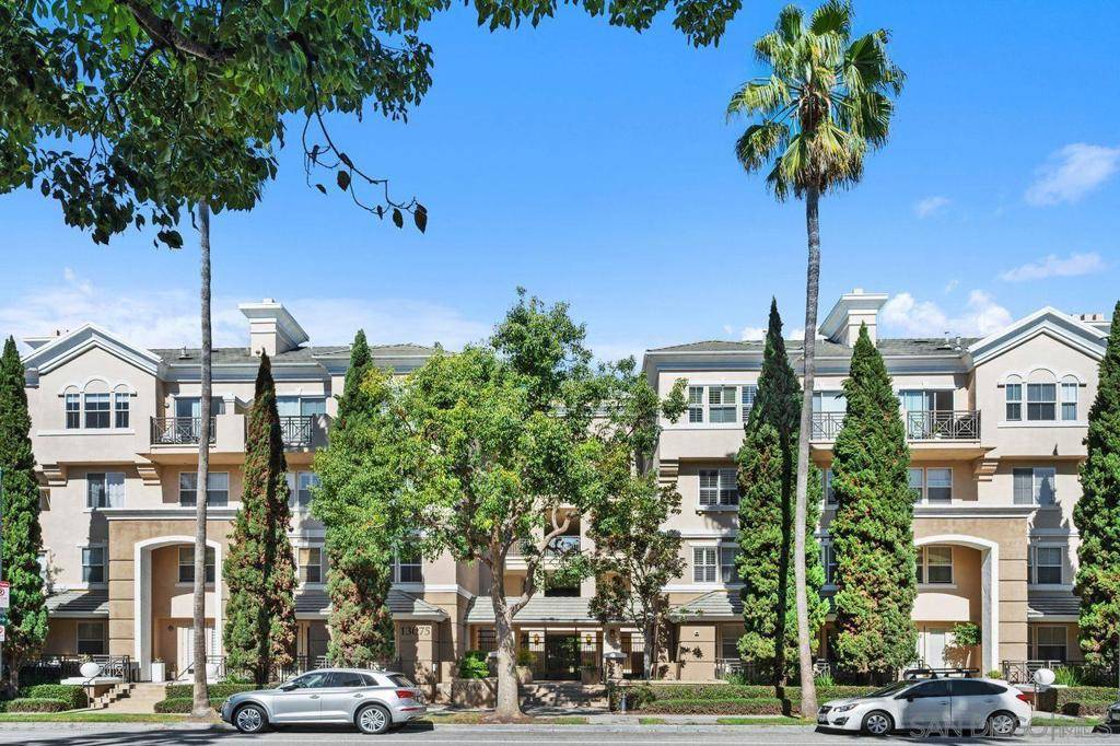 Playa Vista, CA 90094,13075 Pacific Promenade #318