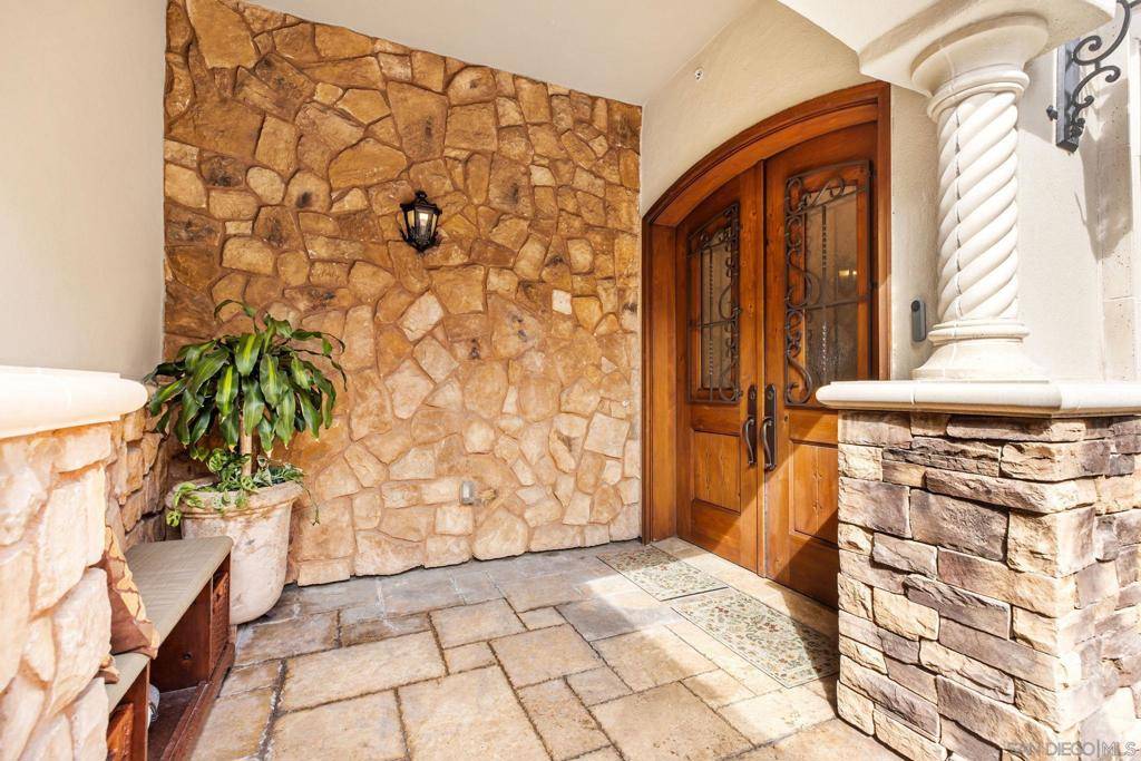 Coronado, CA 92118,120 C Ave #304