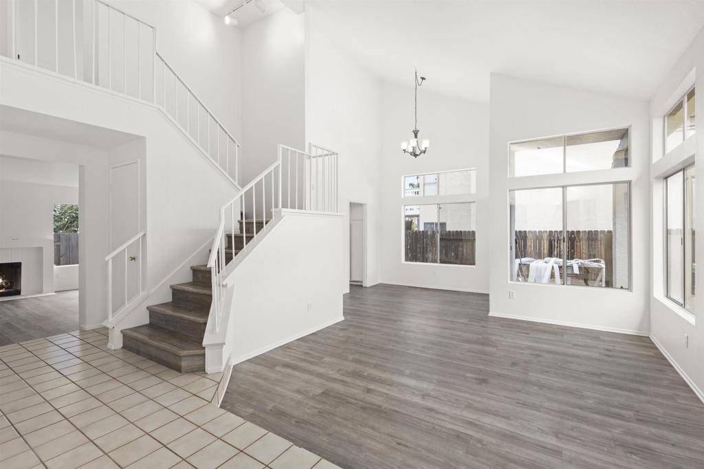 Vista, CA 92084,300 Paseo Marguerita