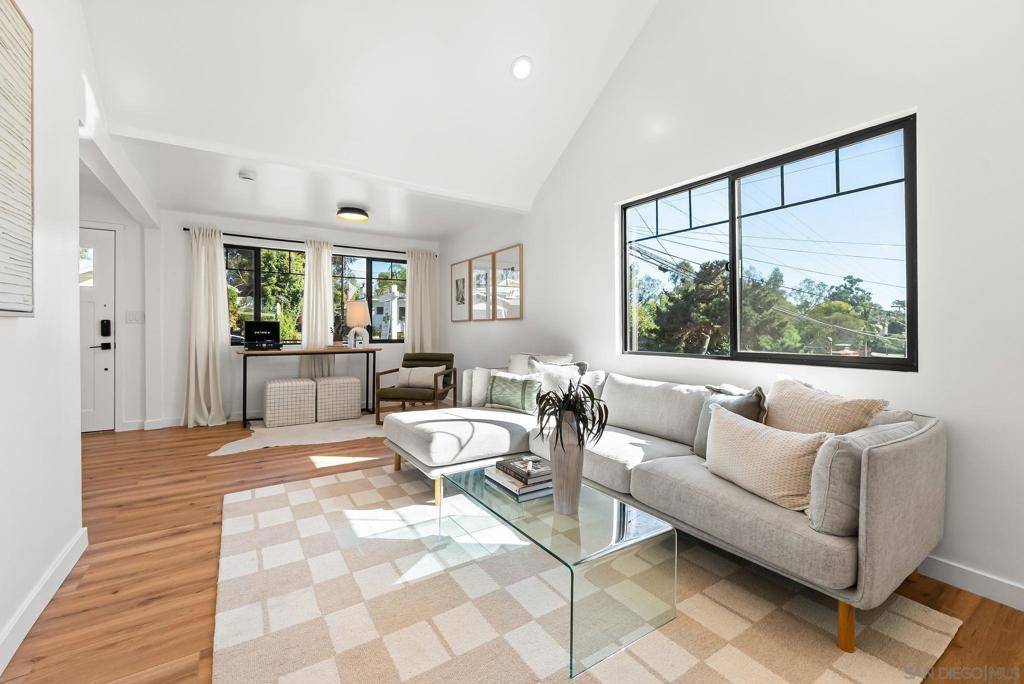 San Diego, CA 92103,3678 Richmond St