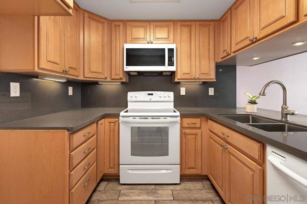 San Diego, CA 92111,7016 Park Mesa Way #29