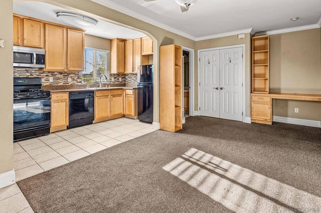 San Diego, CA 92115,6101 Adelaide Ave #102