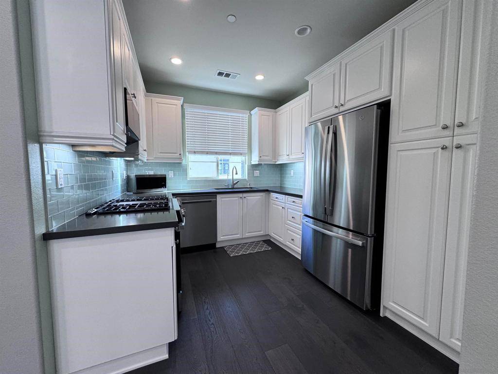 San Diego, CA 92127,16172 Veridian Cir