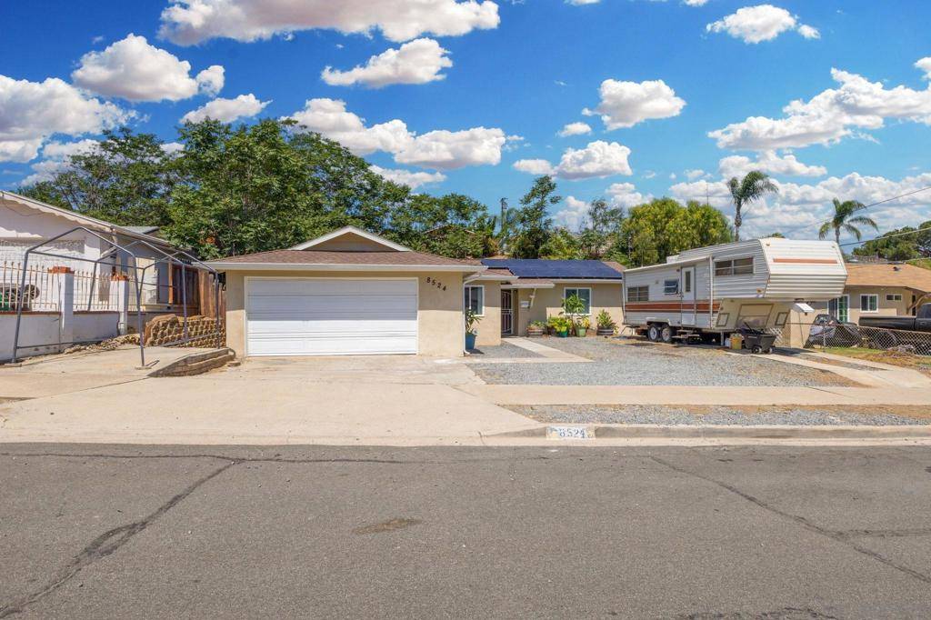 Santee, CA 92071,8524 Big Rock Road