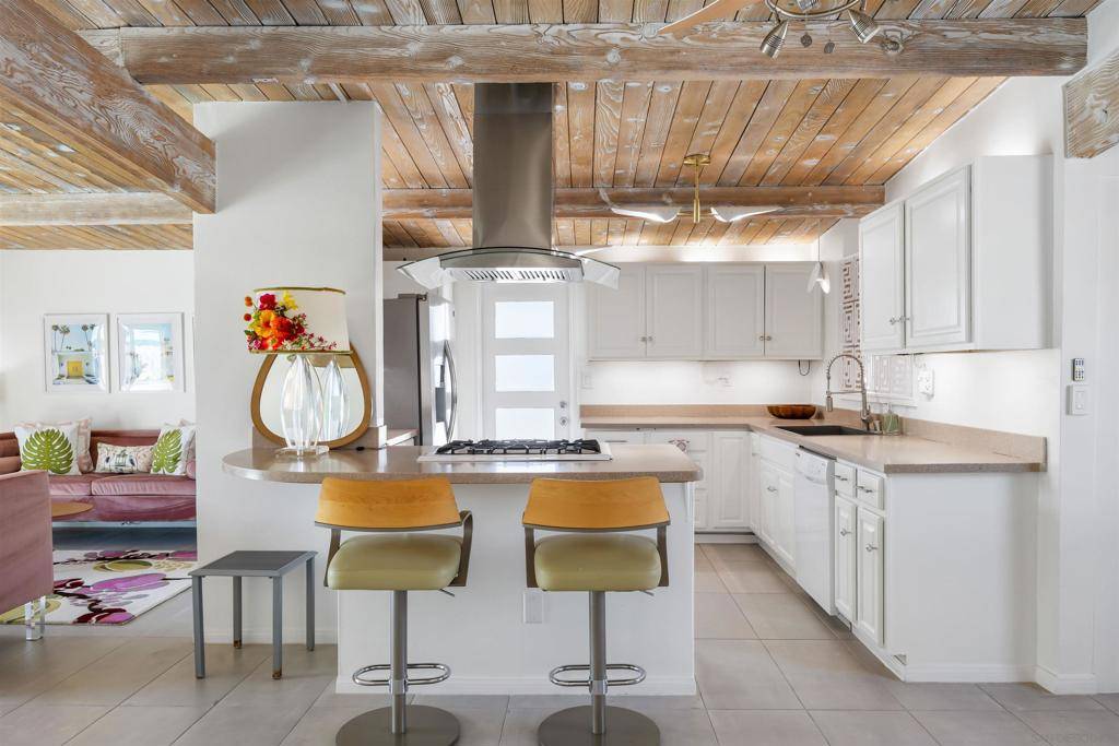 Palm Springs, CA 92264,812 S Calle paul