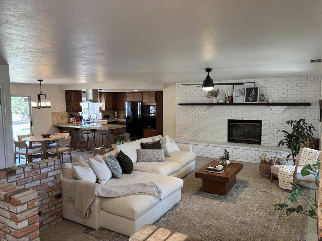 Ramona, CA 92065,23434 Everett Place