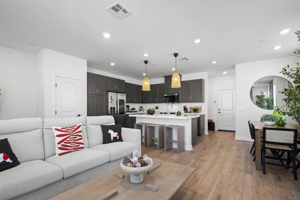 Chula Vista, CA 91911,763 Makani St #6