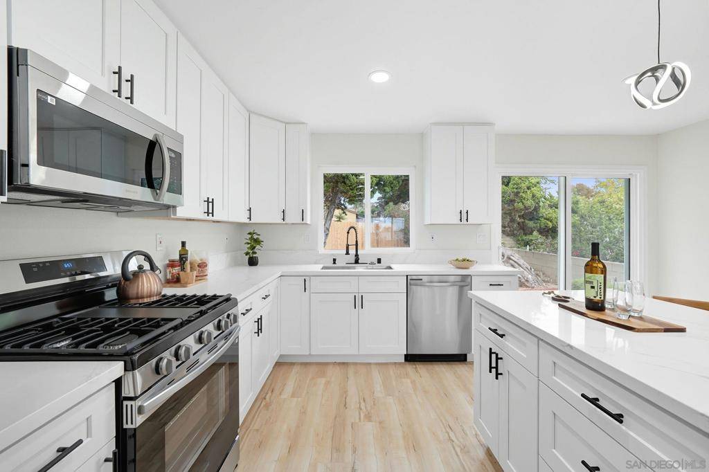 Chula Vista, CA 91911,1325 First Ave