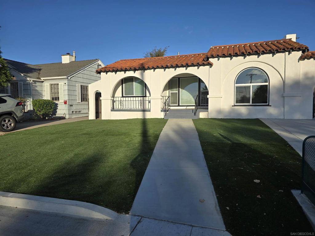 San Diego, CA 92115,4527 Esther Street