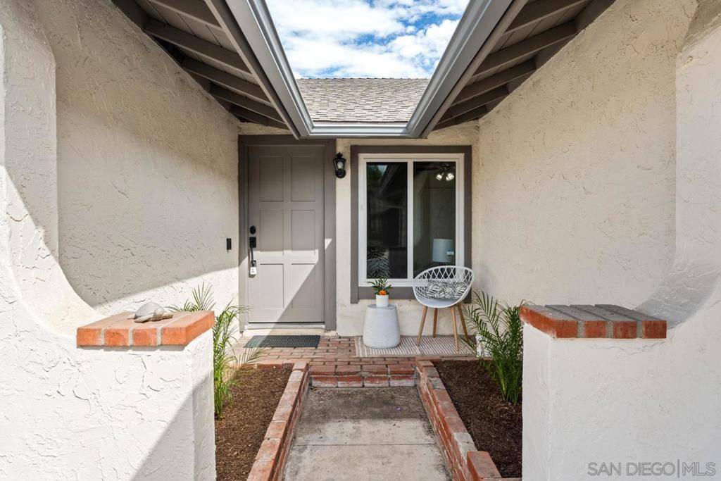 San Diego, CA 92119,7104 Ruane St