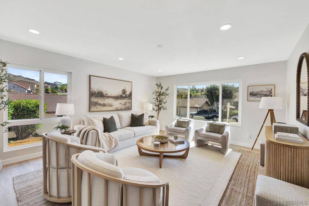 San Diego, CA 92129,11384 Almazon St