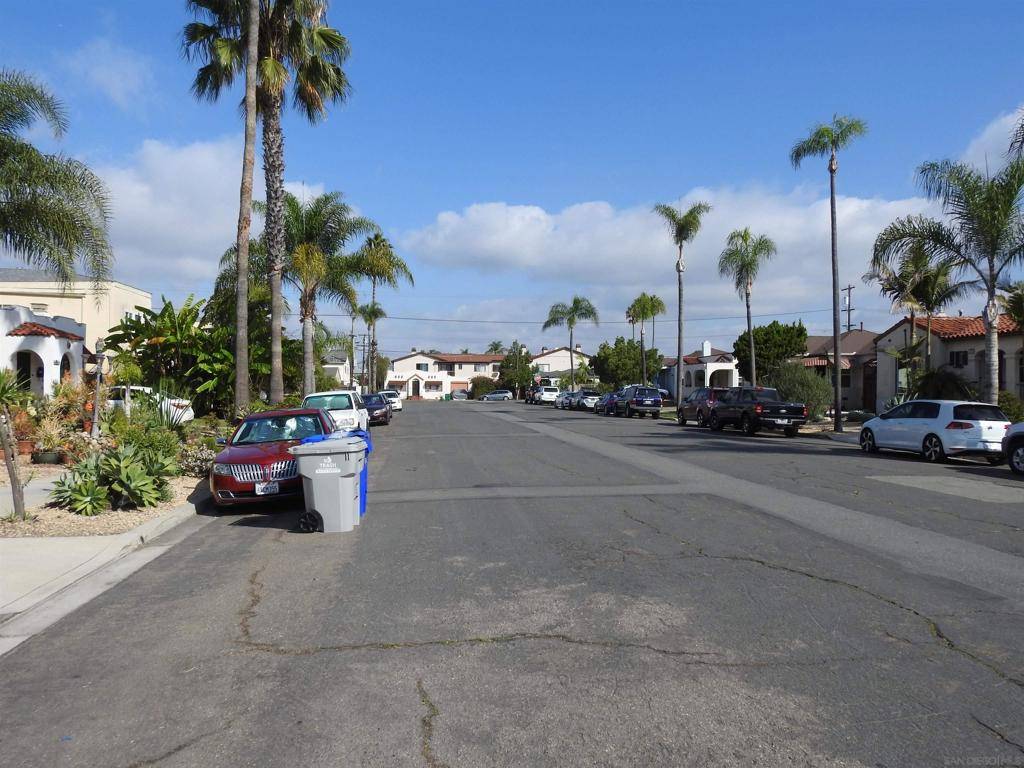 San Diego, CA 92116,4448 Felton St