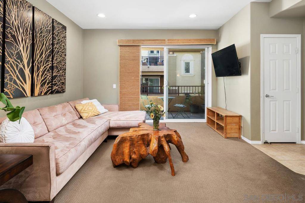 San Diego, CA 92105,5415 Zeil Pl.