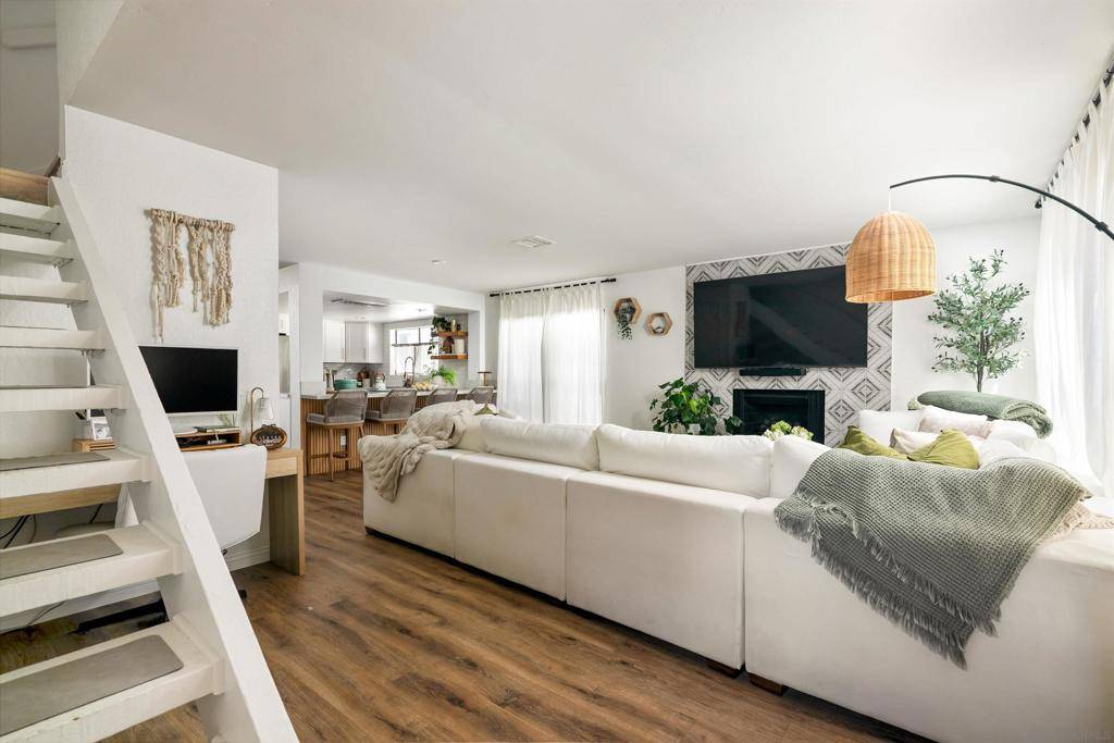 San Diego, CA 92109,3825 Kendall St