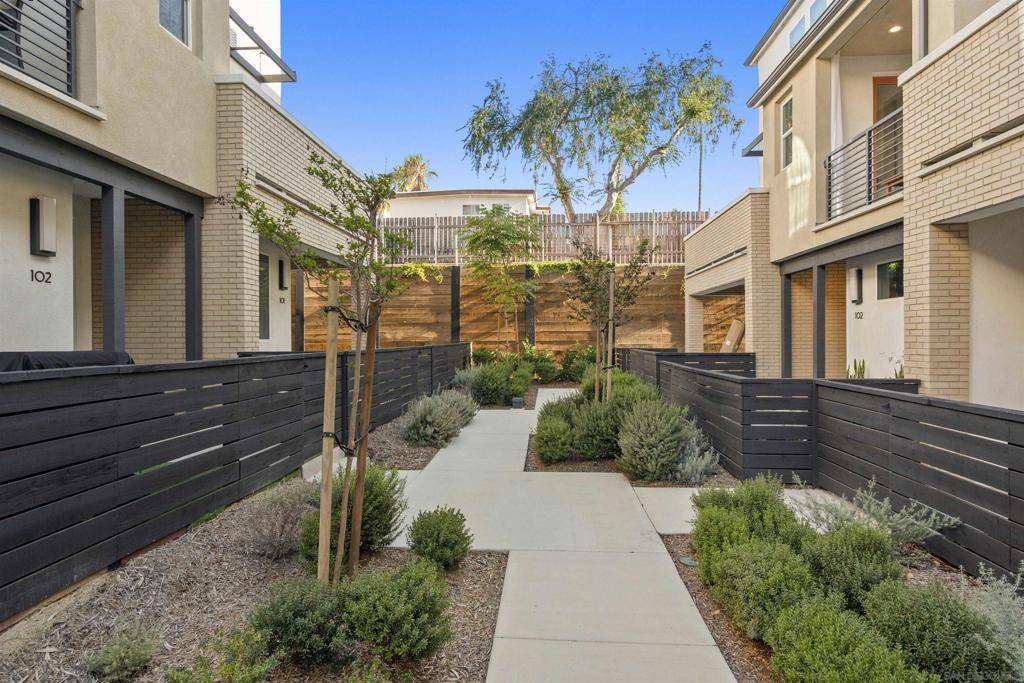 La Mesa, CA 91942,7621 University Avenue #102