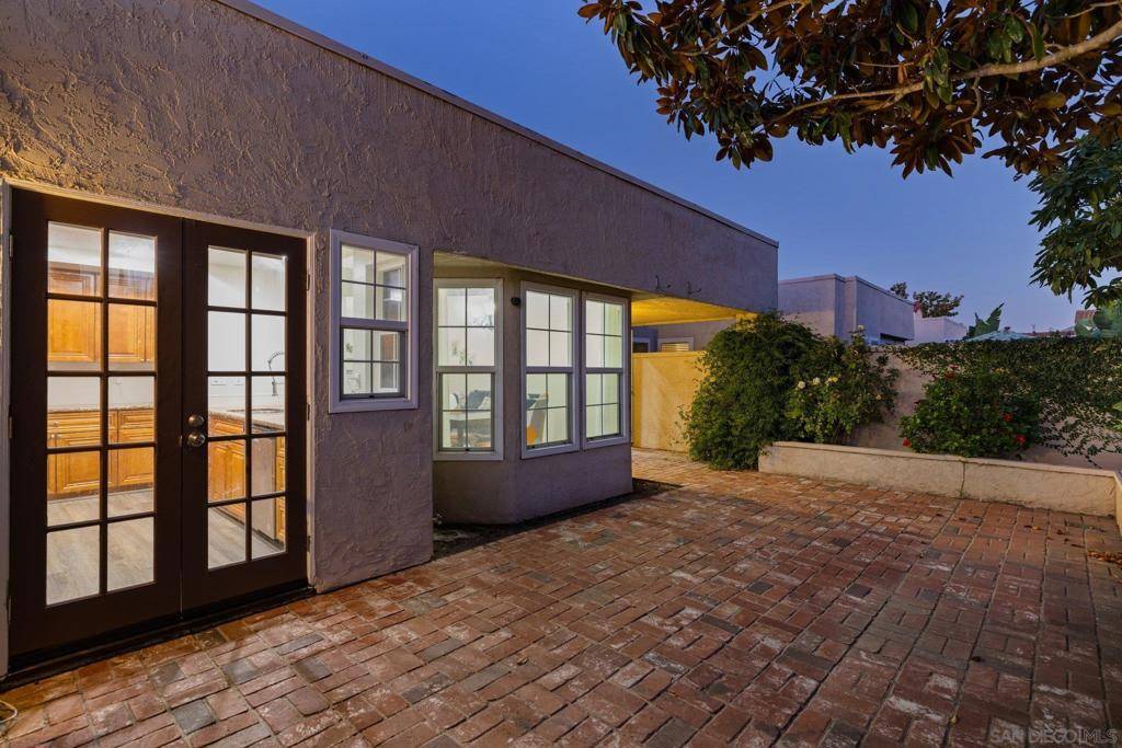 San Diego, CA 92128,15913 Avenida Villaha #42