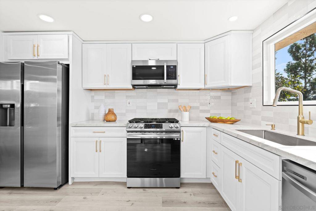 San Diego, CA 92130,12221 Caminito Mira Del Mar