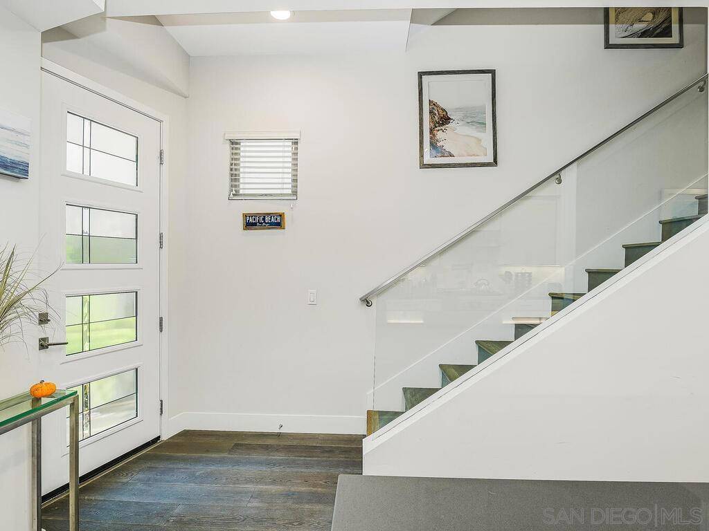 San Diego, CA 92109,938 Opal St